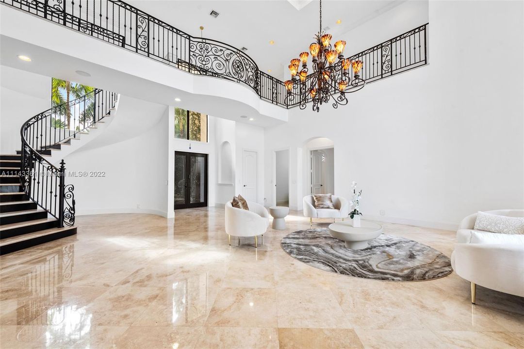Recently Sold: $5,495,000 (6 beds, 6 baths, 6188 Square Feet)