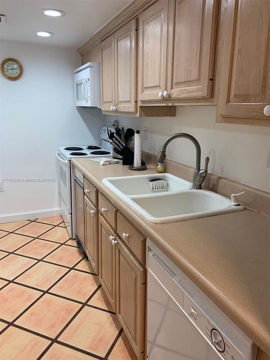 Recently Rented: $6,000 (2 beds, 2 baths, 1404 Square Feet)