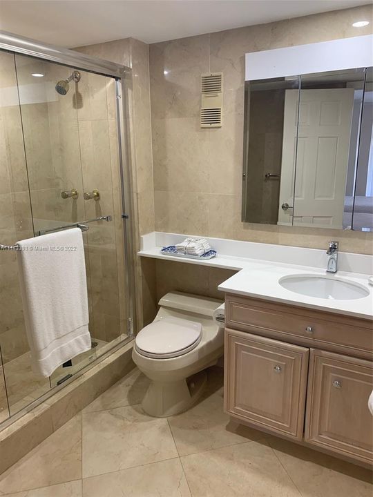 Недавно арендовано: $6,000 (2 спален, 2 ванн, 1404 Квадратных фут)