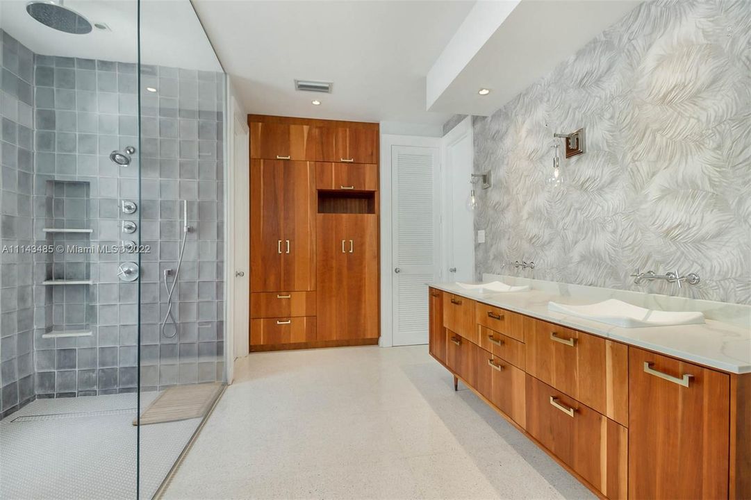 Недавно арендовано: $16,000 (4 спален, 3 ванн, 2863 Квадратных фут)