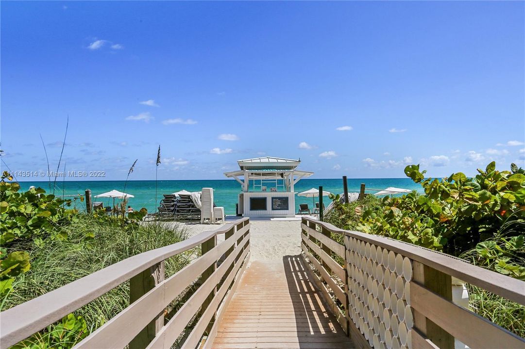 Recently Sold: $4,900,000 (5 beds, 5 baths, 3510 Square Feet)