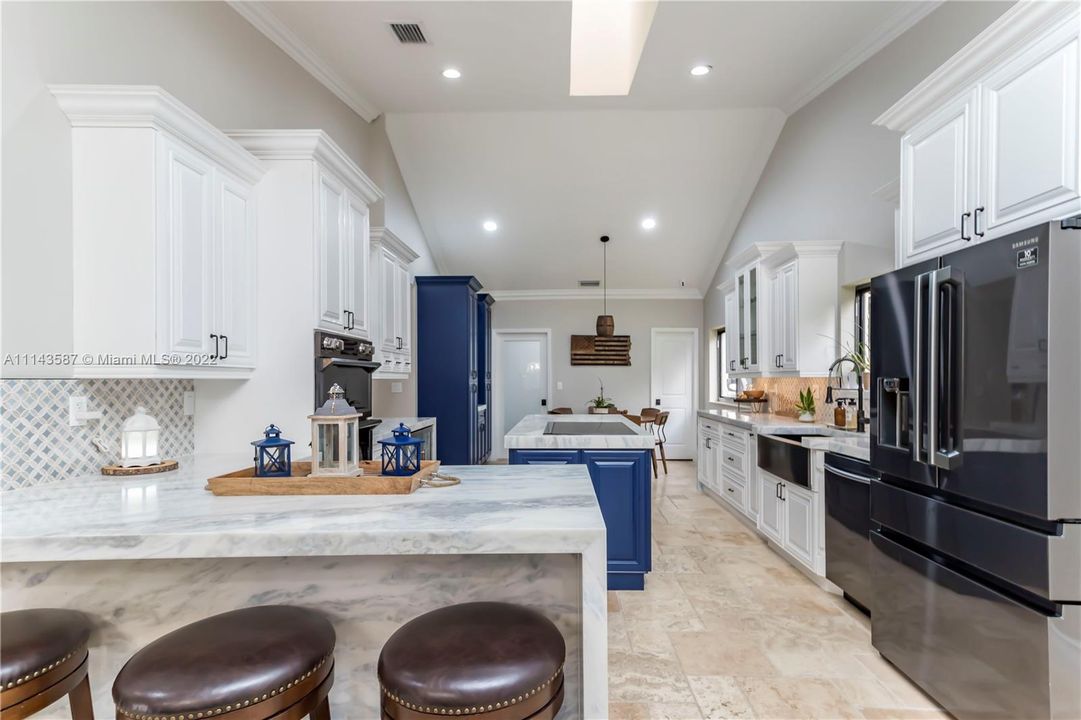 Recently Sold: $1,295,000 (4 beds, 2 baths, 3062 Square Feet)