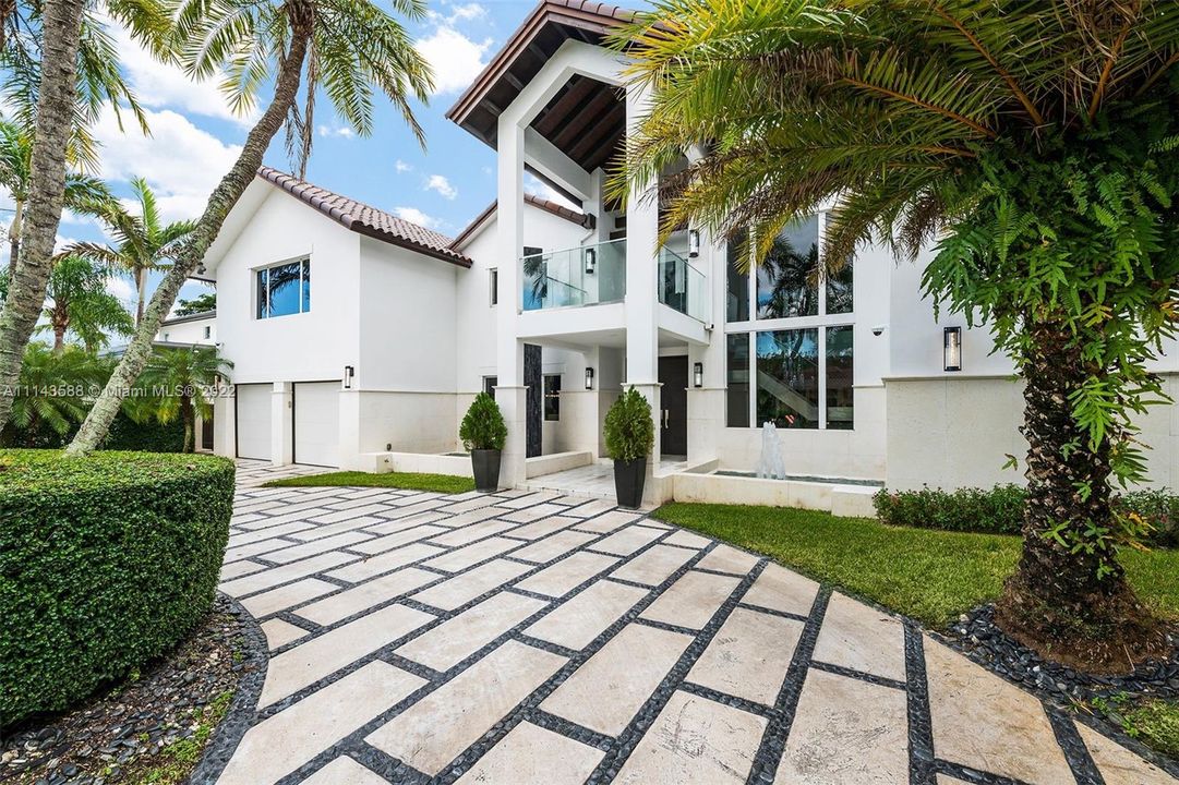 Recently Sold: $2,680,000 (7 beds, 8 baths, 7289 Square Feet)
