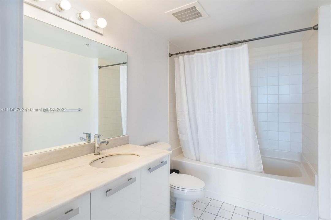 Недавно арендовано: $4,750 (2 спален, 2 ванн, 1125 Квадратных фут)