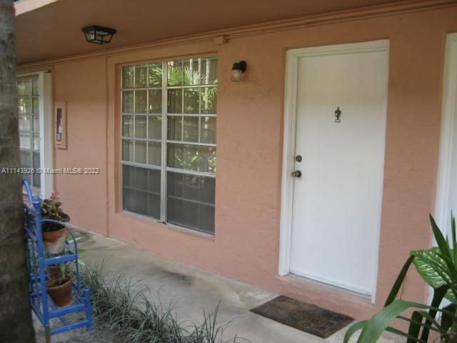 Recently Rented: $1,400 (1 beds, 1 baths, 555 Square Feet)