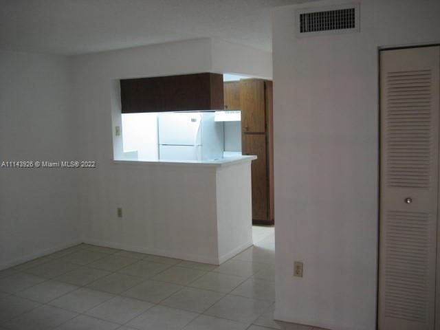 Recently Rented: $1,400 (1 beds, 1 baths, 555 Square Feet)
