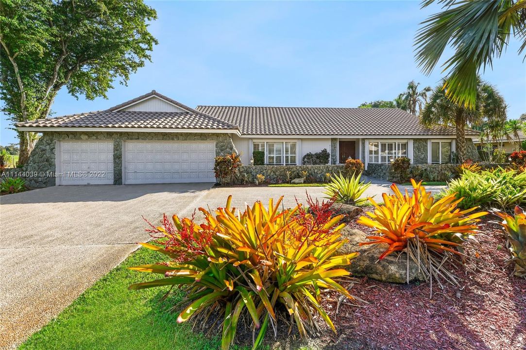 Recently Sold: $750,000 (4 beds, 2 baths, 3059 Square Feet)
