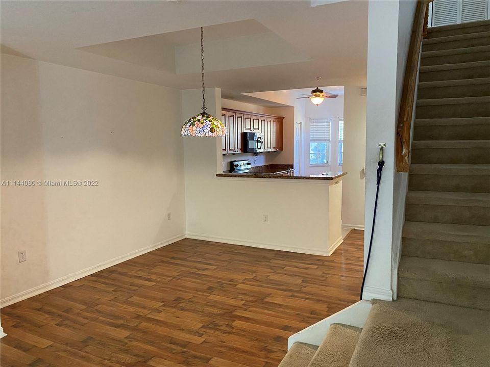 Recently Sold: $430,000 (2 beds, 2 baths, 1270 Square Feet)