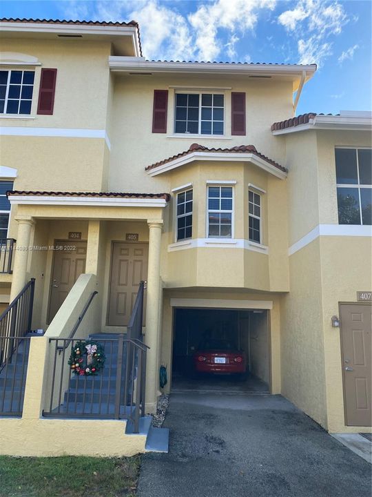 Recently Sold: $430,000 (2 beds, 2 baths, 1270 Square Feet)