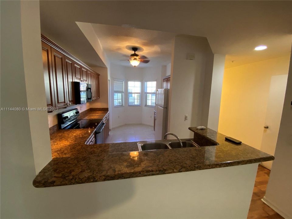 Recently Sold: $430,000 (2 beds, 2 baths, 1270 Square Feet)