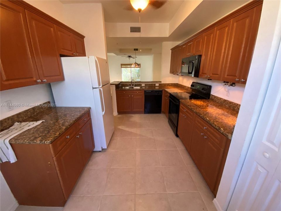 Recently Sold: $430,000 (2 beds, 2 baths, 1270 Square Feet)