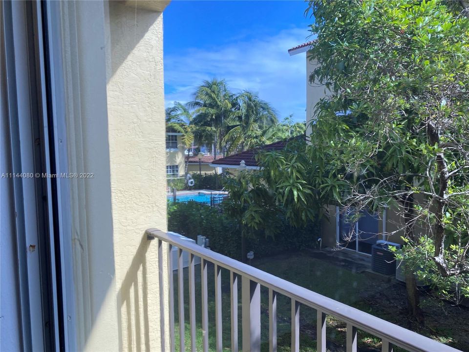 Recently Sold: $430,000 (2 beds, 2 baths, 1270 Square Feet)