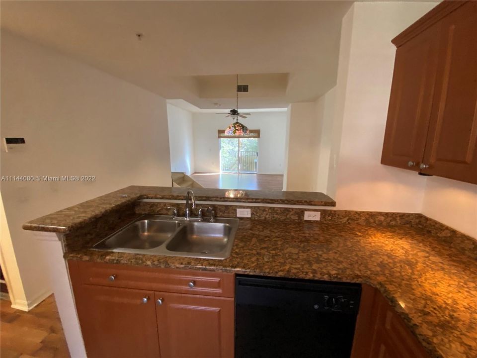 Recently Sold: $430,000 (2 beds, 2 baths, 1270 Square Feet)