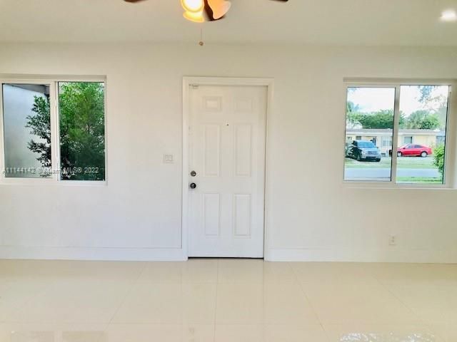 Recently Sold: $459,999 (3 beds, 2 baths, 1008 Square Feet)