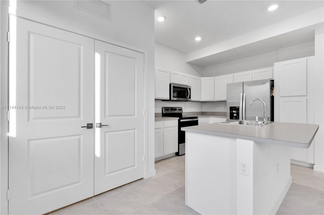 Recientemente alquilado: $3,200 (4 camas, 2 baños, 0 Pies cuadrados)