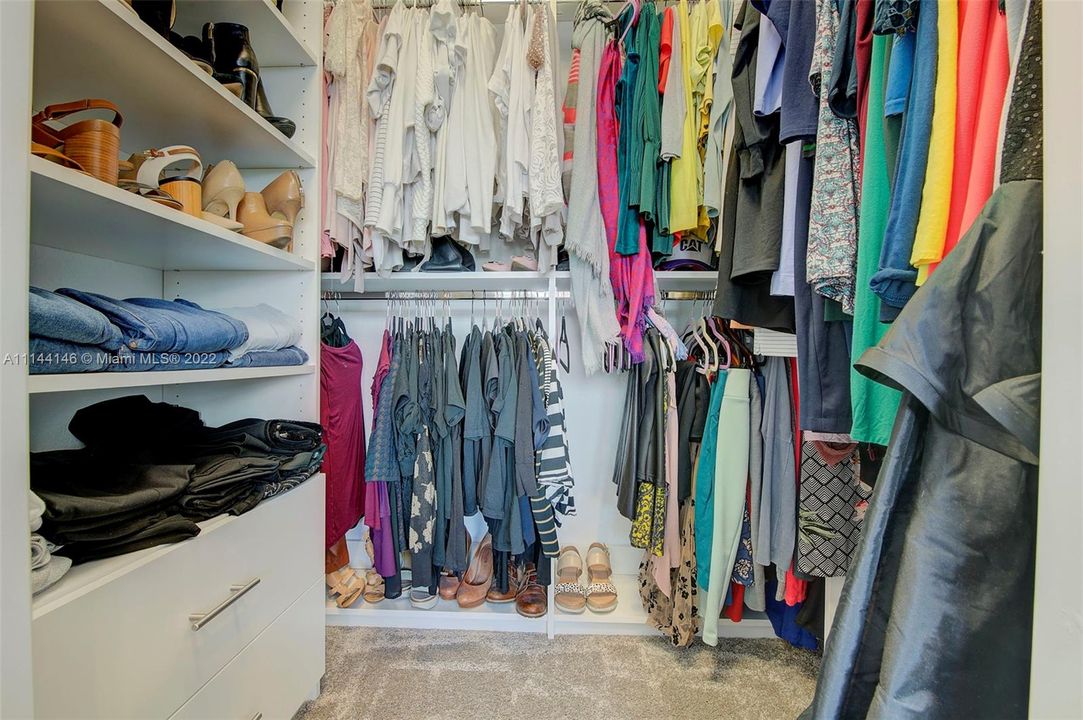 最近售出: $850,000 (4 贝兹, 3 浴室, 2397 平方英尺)