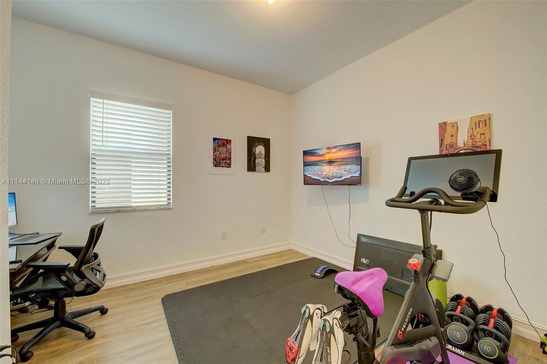 最近售出: $850,000 (4 贝兹, 3 浴室, 2397 平方英尺)