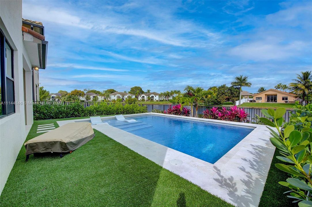 最近售出: $850,000 (4 贝兹, 3 浴室, 2397 平方英尺)