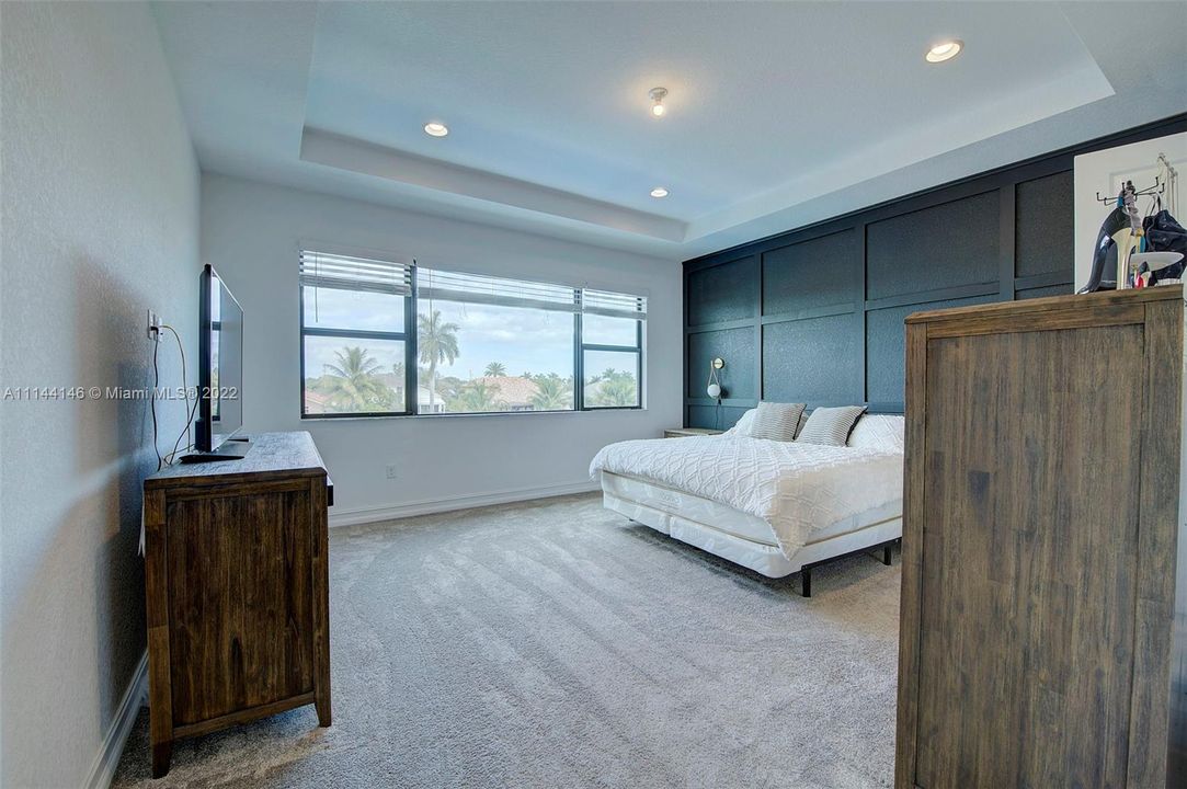 最近售出: $850,000 (4 贝兹, 3 浴室, 2397 平方英尺)