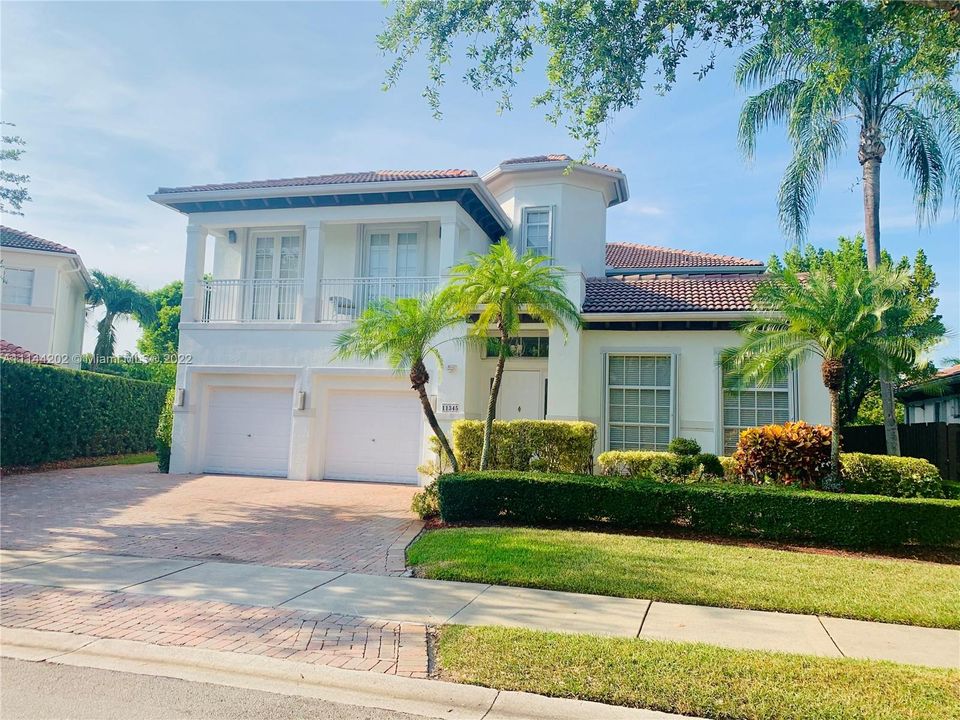 Recently Sold: $1,150,000 (5 beds, 4 baths, 3499 Square Feet)