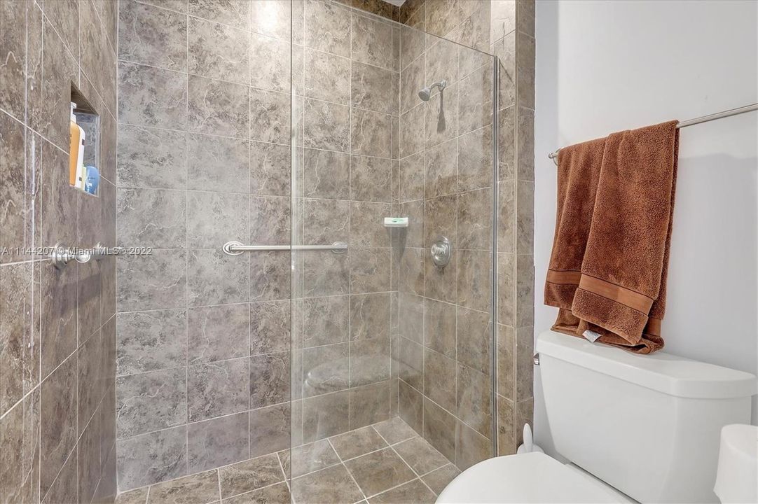 Vendido Recientemente: $512,500 (3 camas, 2 baños, 2084 Pies cuadrados)