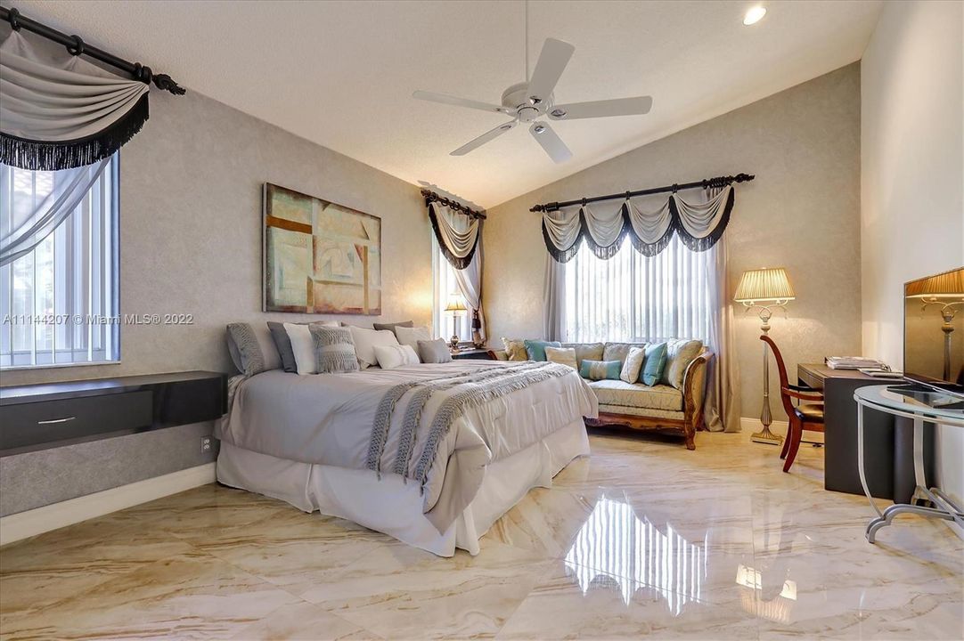 Vendido Recientemente: $512,500 (3 camas, 2 baños, 2084 Pies cuadrados)