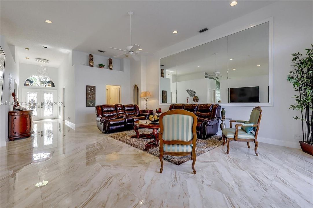 Vendido Recientemente: $512,500 (3 camas, 2 baños, 2084 Pies cuadrados)