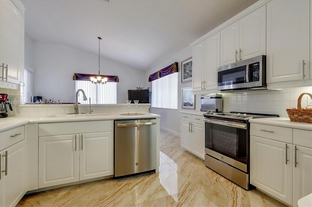 Vendido Recientemente: $512,500 (3 camas, 2 baños, 2084 Pies cuadrados)