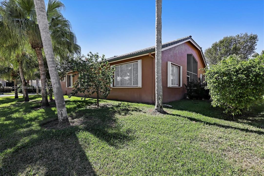 Vendido Recientemente: $512,500 (3 camas, 2 baños, 2084 Pies cuadrados)