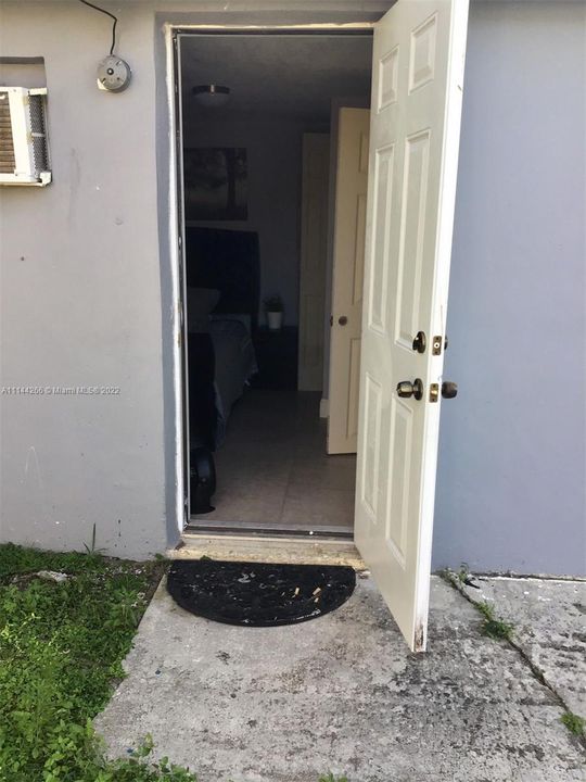 Recently Rented: $1,000 (1 beds, 1 baths, 2437 Square Feet)