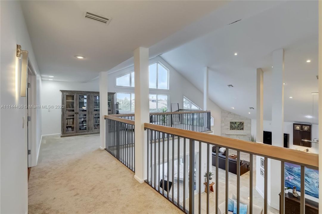 Recently Sold: $2,500,000 (4 beds, 3 baths, 3896 Square Feet)