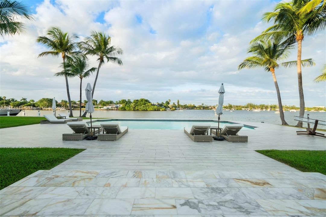 Recently Sold: $16,500,000 (9 beds, 13 baths, 12845 Square Feet)
