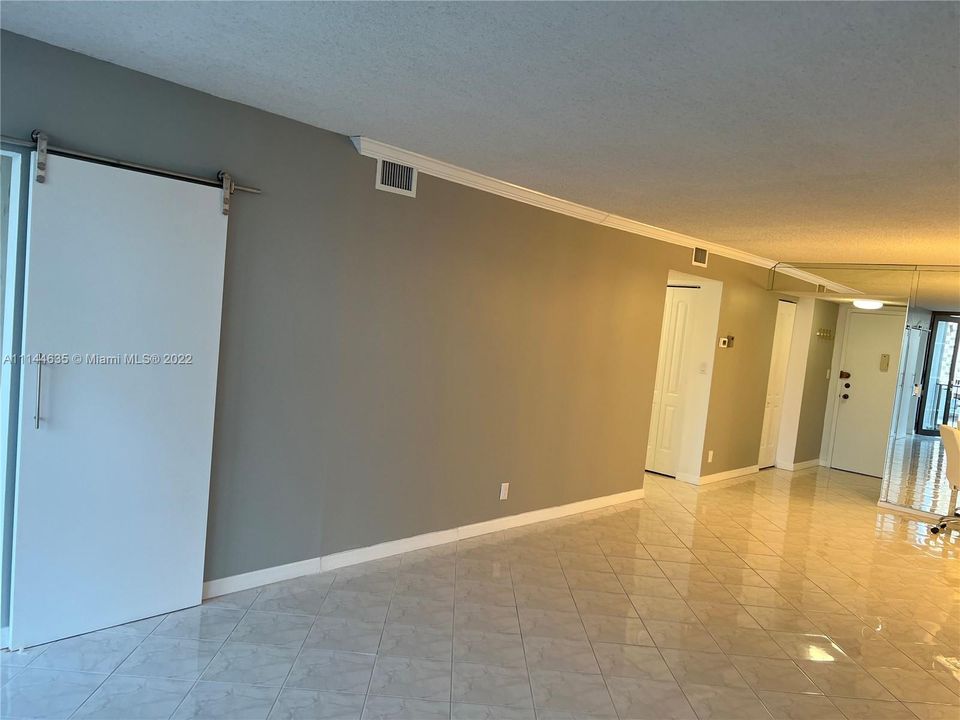 Recientemente alquilado: $2,400 (2 camas, 2 baños, 1130 Pies cuadrados)