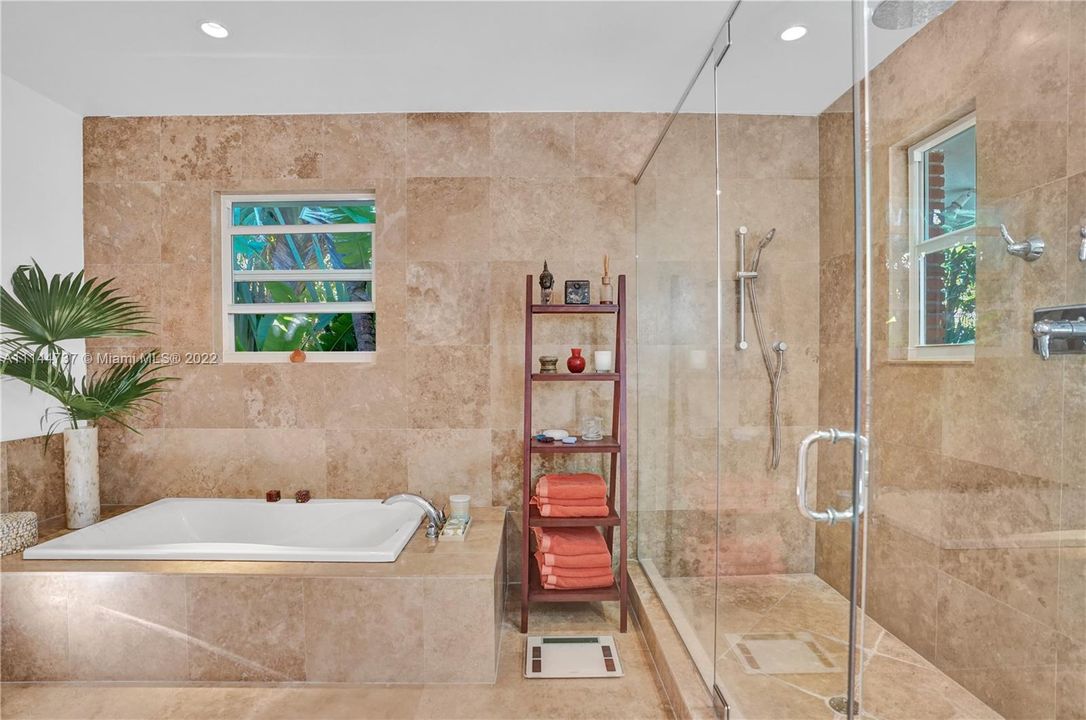 Недавно продано: $6,500,000 (4 спален, 4 ванн, 3672 Квадратных фут)