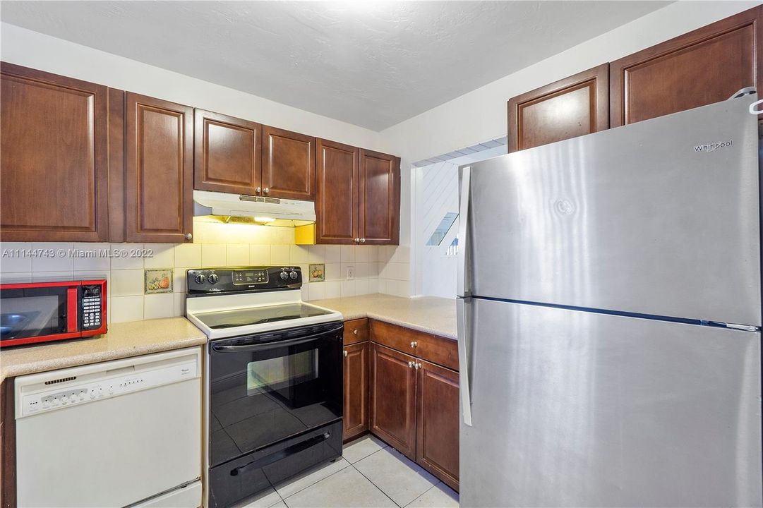 Recently Sold: $238,000 (2 beds, 2 baths, 1218 Square Feet)