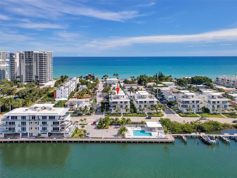 Recently Sold: $2,799,000 (4 beds, 4 baths, 4005 Square Feet)