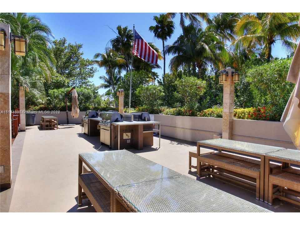 Recently Sold: $1,650,000 (2 beds, 2 baths, 1961 Square Feet)