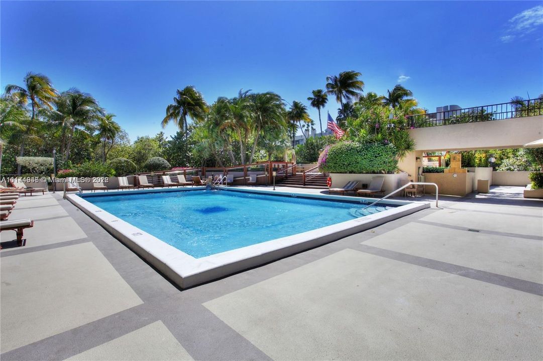 Recently Sold: $1,650,000 (2 beds, 2 baths, 1961 Square Feet)