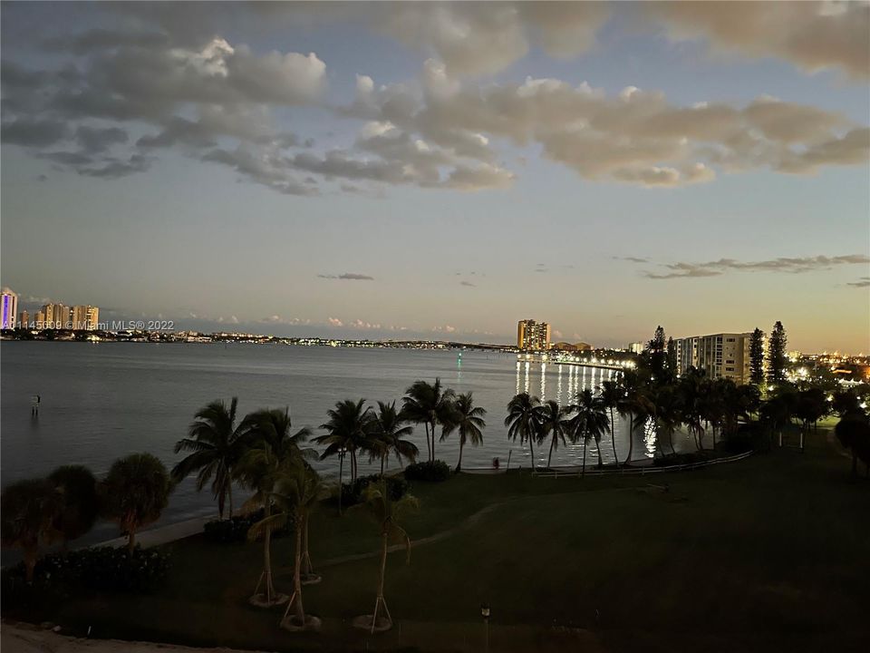 Недавно арендовано: $2,500 (2 спален, 2 ванн, 1316 Квадратных фут)