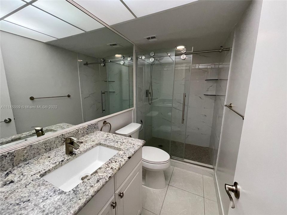 Недавно арендовано: $2,500 (2 спален, 2 ванн, 1316 Квадратных фут)