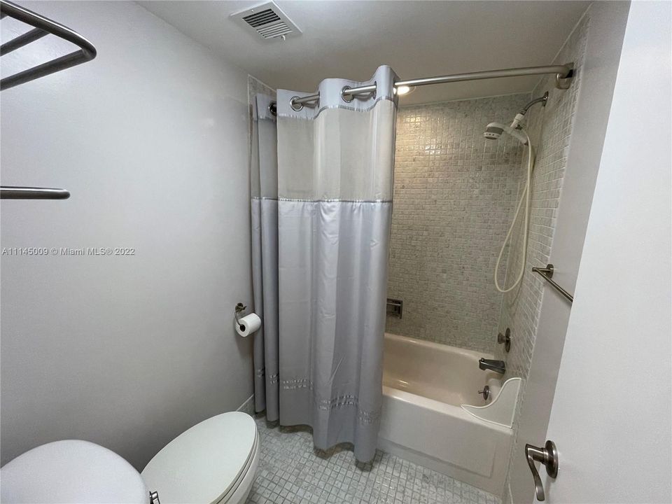 Недавно арендовано: $2,500 (2 спален, 2 ванн, 1316 Квадратных фут)