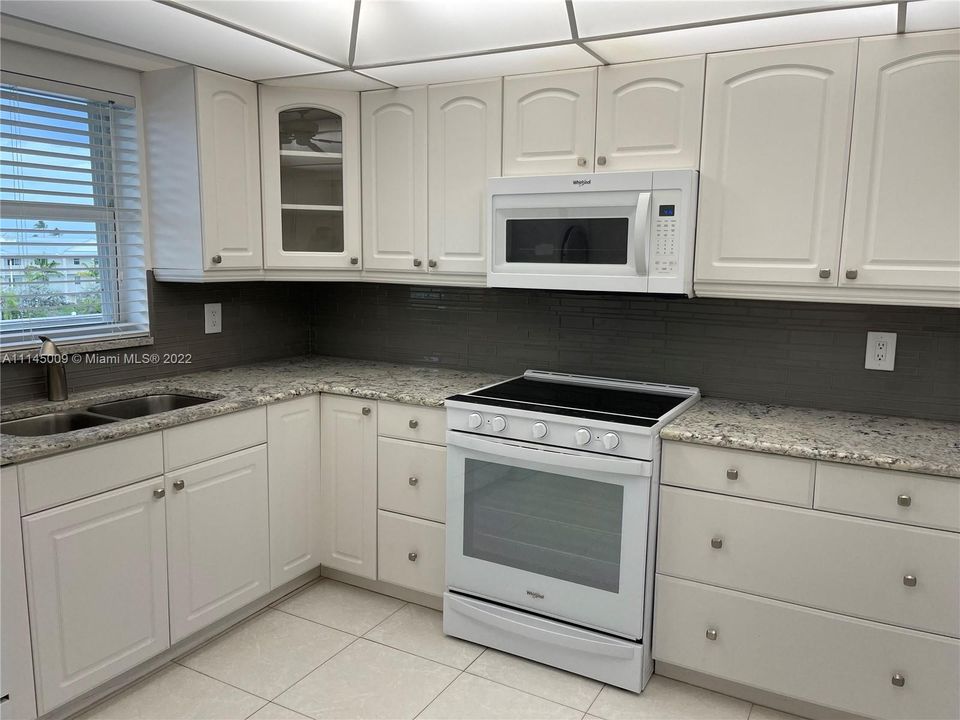 Недавно арендовано: $2,500 (2 спален, 2 ванн, 1316 Квадратных фут)