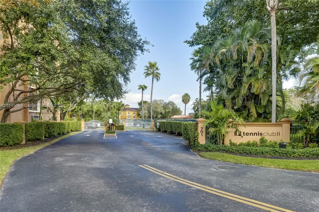 最近售出: $199,900 (1 贝兹, 1 浴室, 682 平方英尺)