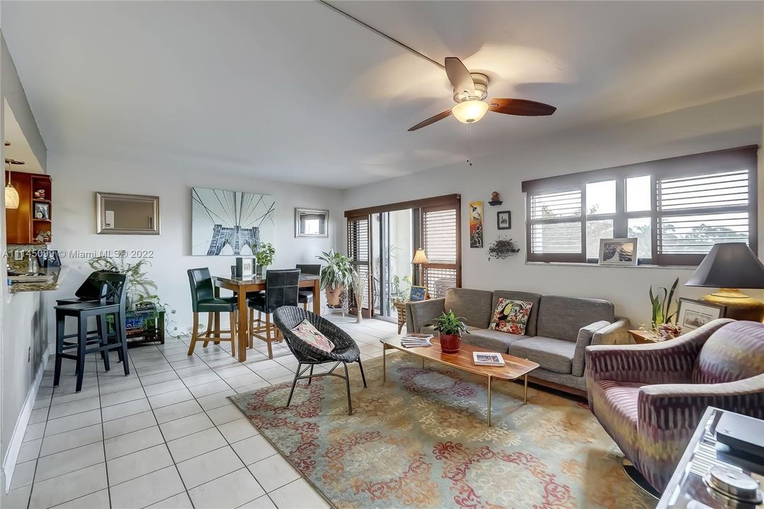 最近售出: $199,900 (1 贝兹, 1 浴室, 682 平方英尺)