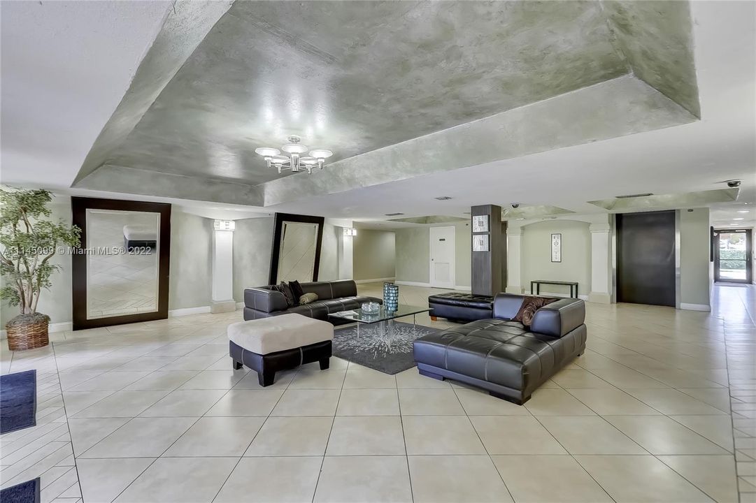 最近售出: $199,900 (1 贝兹, 1 浴室, 682 平方英尺)