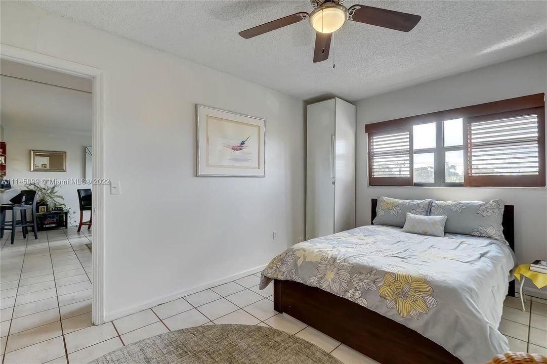 最近售出: $199,900 (1 贝兹, 1 浴室, 682 平方英尺)