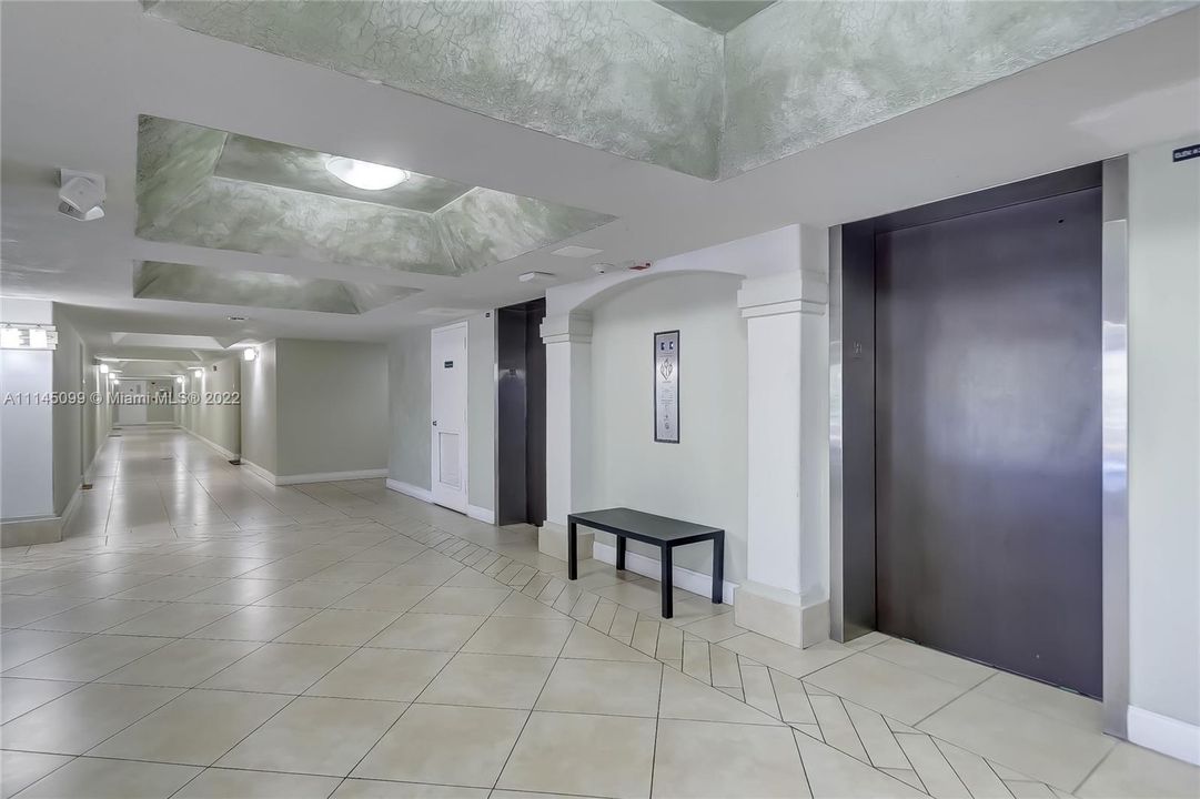 最近售出: $199,900 (1 贝兹, 1 浴室, 682 平方英尺)