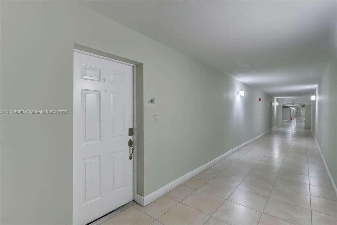 最近售出: $199,900 (1 贝兹, 1 浴室, 682 平方英尺)