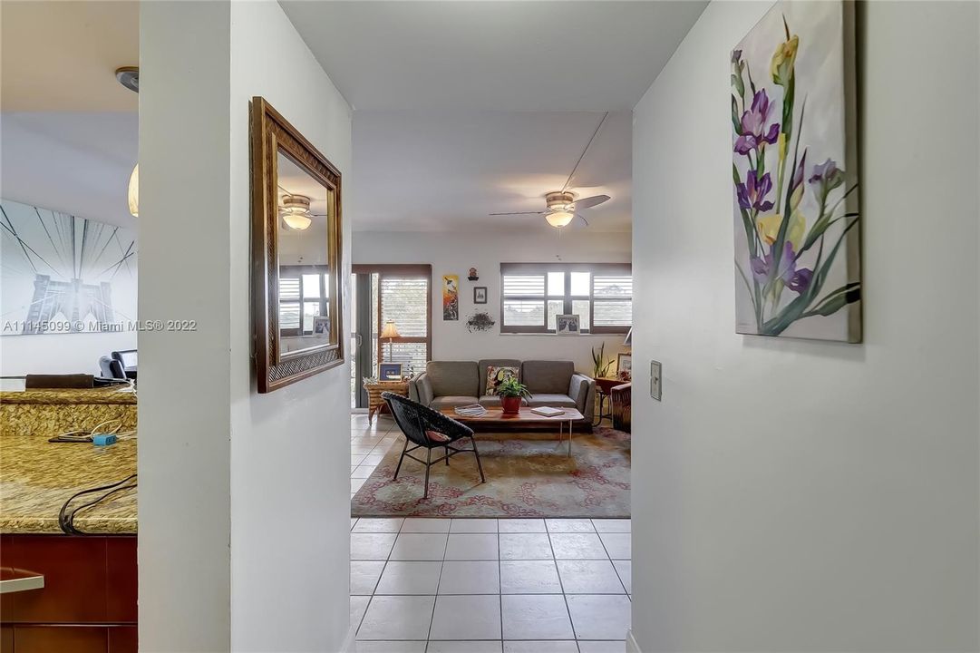 最近售出: $199,900 (1 贝兹, 1 浴室, 682 平方英尺)