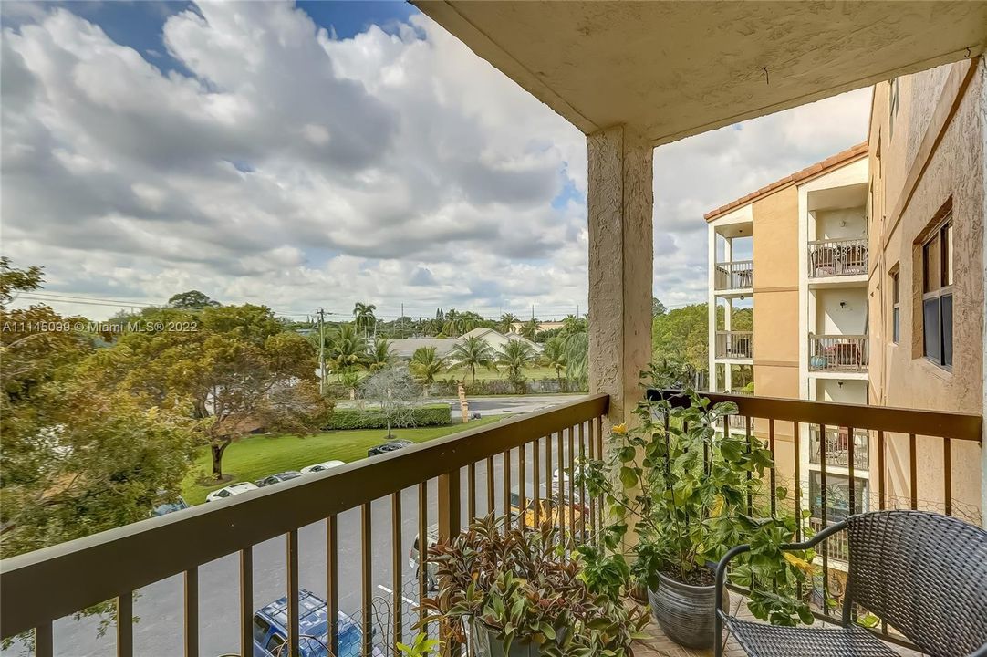 最近售出: $199,900 (1 贝兹, 1 浴室, 682 平方英尺)